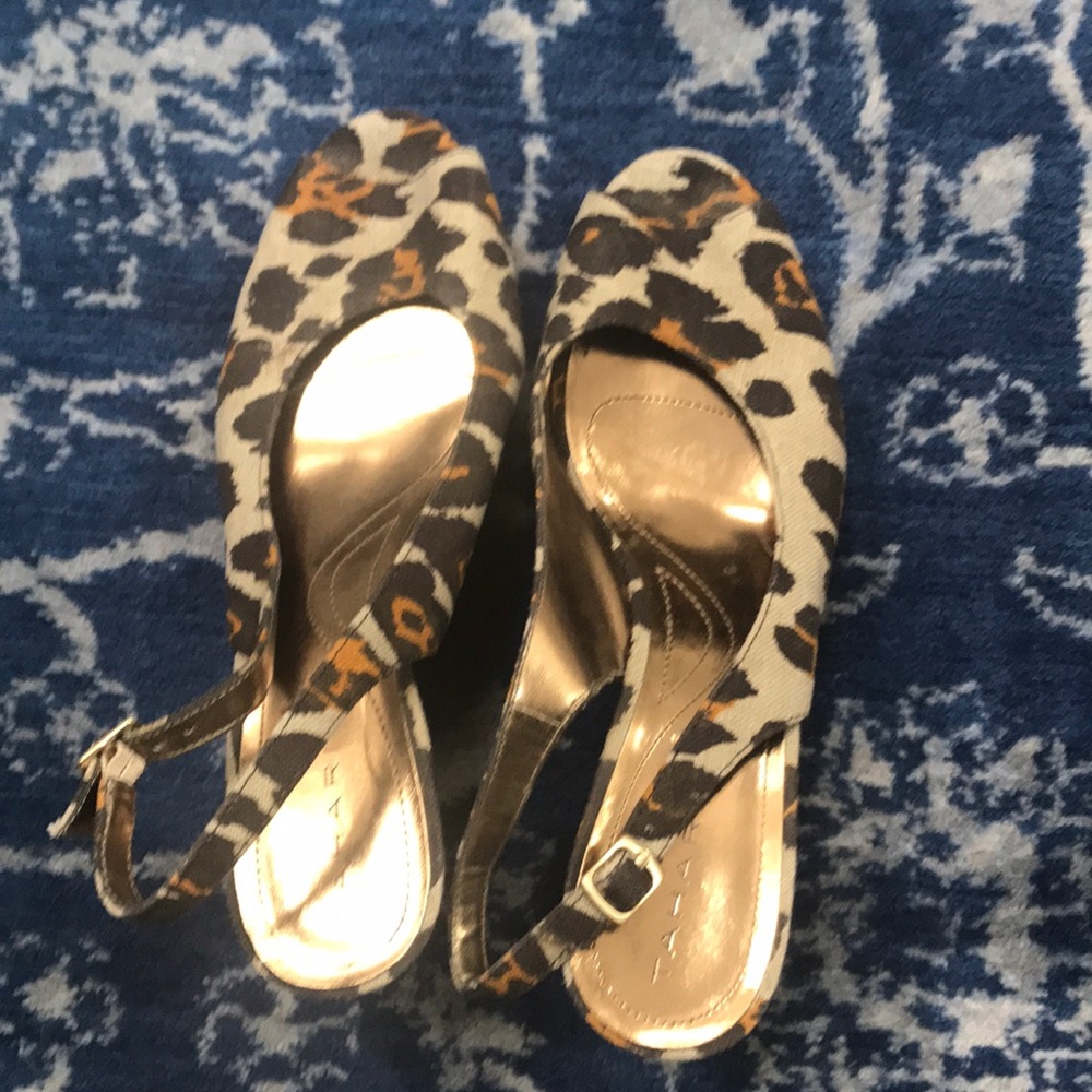 Leopard wedges